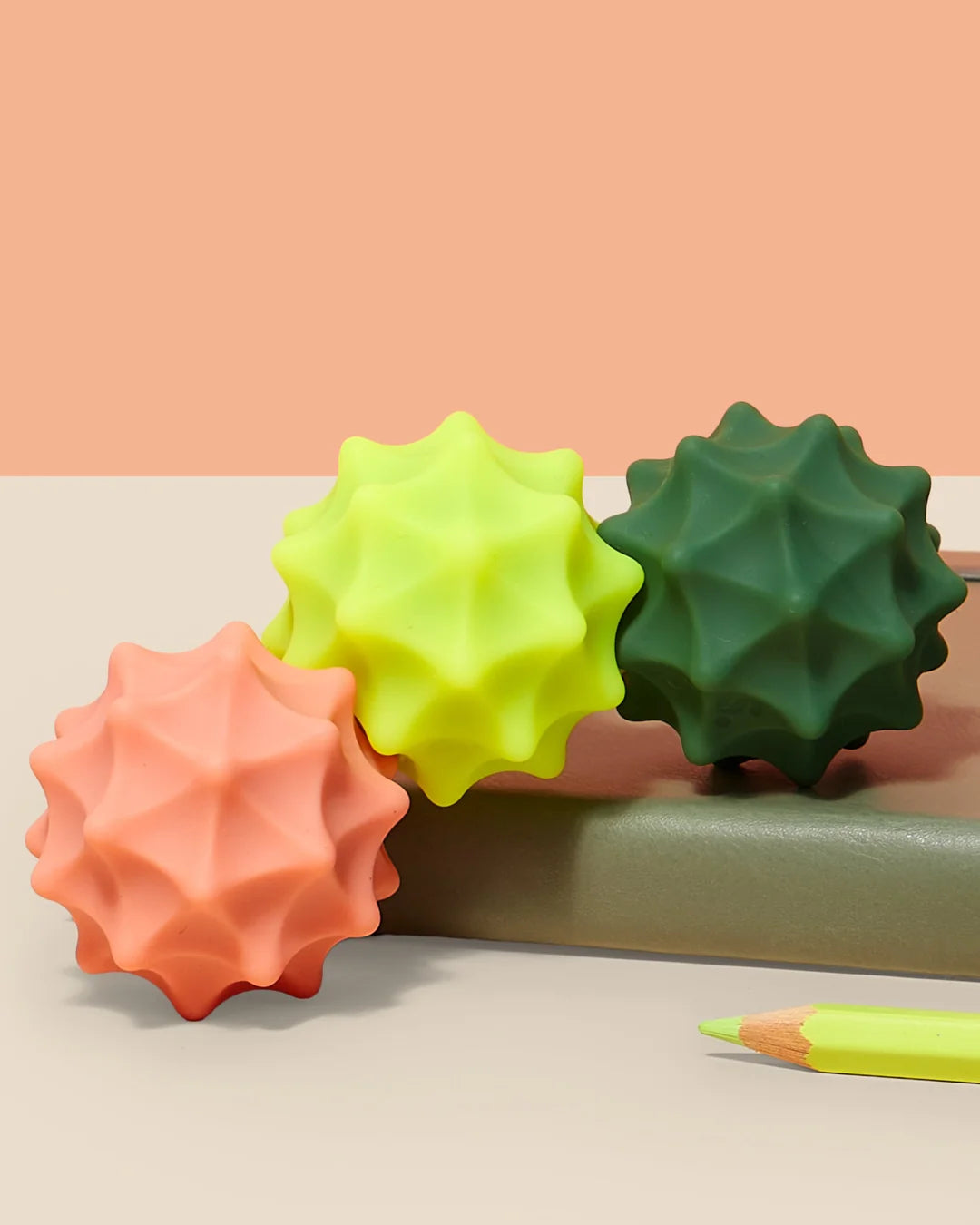 ODDS SILICONE FIDGET MAGNETS OLIVA
